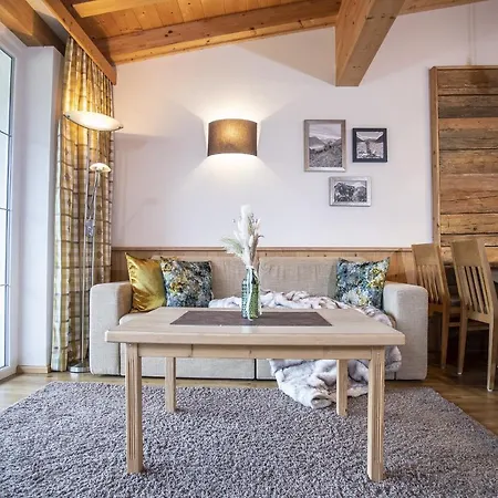 Alphaus Aparthotel