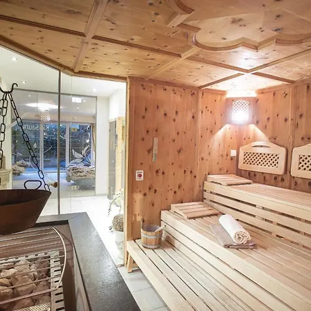 Alphaus Aparthotel