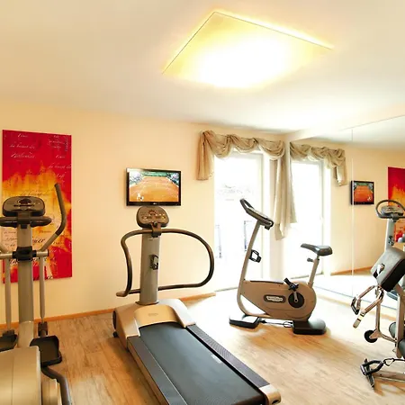 Alphaus 4* 佩尔蒂绍