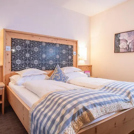 Alphaus Aparthotel 4*