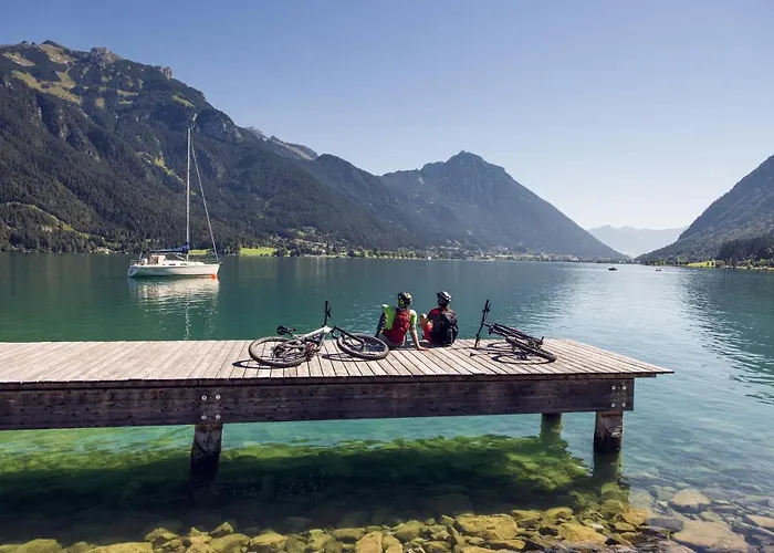 Alphaus 4* פרטיסאו